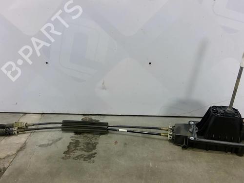 Used Gear lever RENAULT CLIO III (BR0/1, CR0/1) 1.5 dCi (BR17, CR17) (86 hp) 25698120