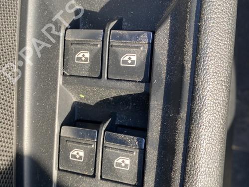 Venstre fortil elrude kontakt AUDI A3 Limousine (8YS, 8YM) 35 TFSI Mild Hybrid (150 hp) 28111148