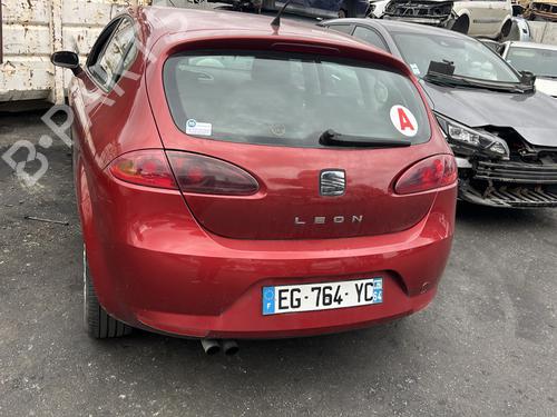 Right headlight SEAT LEON (1P1) 2.0 TDI | BP30903584C29 