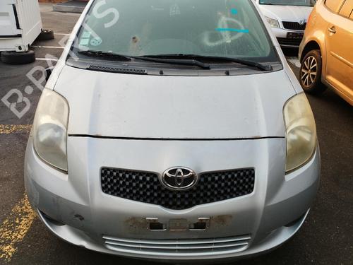 hood-toyota-yaris-_p9_-2005-2006-2007-2008-2009-2010-2011-2012-2013-2014-37683719 main image