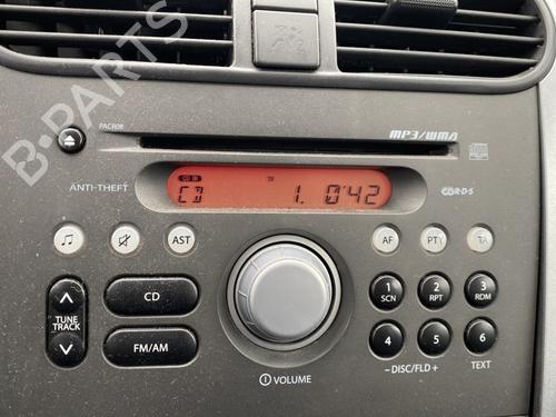 Used Radio Radio OPEL AGILA B (H08) 1.2 (F68) (86 hp) 33610692 33610692
