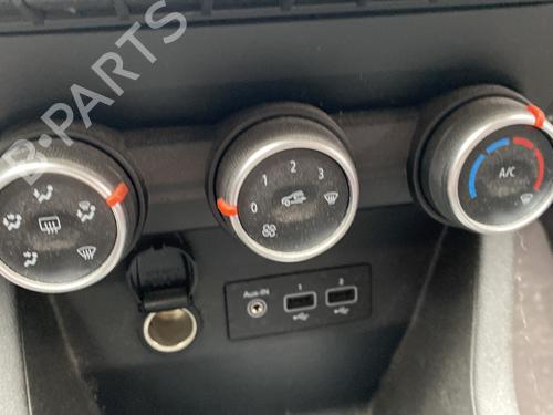 climate-control-renault-clio-v-b7_-2019-27685141 main image