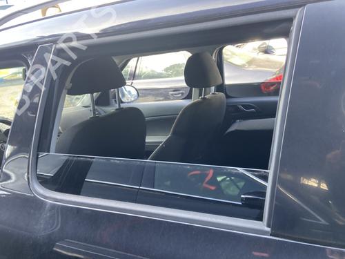 Dør rude ventre bagtil SKODA YETI (5L) 1.6 TDI (105 hp) 25685355