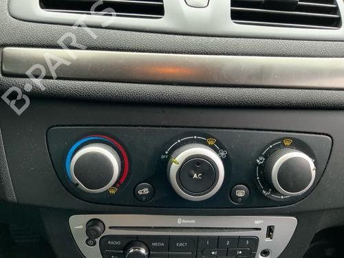 Used Climate control Climate control RENAULT MEGANE III Hatchback (BZ0/1_, B3_) 1.5 dCi (BZ1G, BZ1W, BZ0R) (95 hp) 39727558 39727558