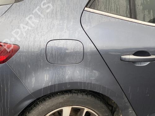 Używane Klapa wlewu paliwa RENAULT MEGANE IV Hatchback (B9A/M/N_) 1.5 dCi 110 (B9A3) (110 hp) 30900919