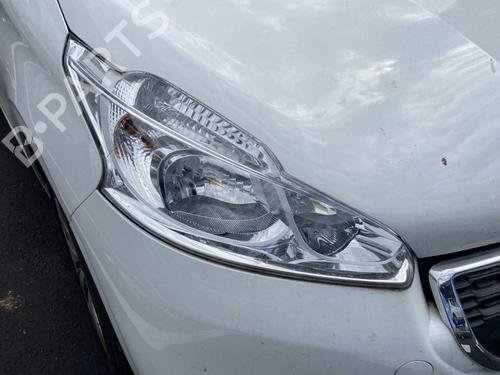 Used Right headlight PEUGEOT 208 I (CA_, CC_) 1.2 VTI 82 (82 hp) 31596183