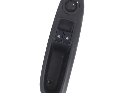 Used Left front window switch RENAULT CLIO II (BB_, CB_) 1.2 16V (BB05, BB0W, BB11, BB27, BB2T, BB2U, BB2V, CB05,... (75 hp) 25690052