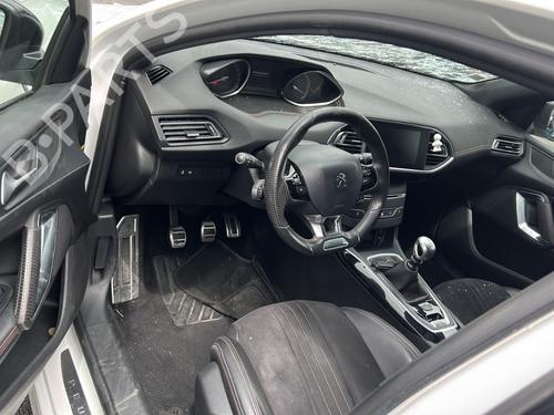 Used Driver airbag PEUGEOT 308 II (LB_, LP_, LW_, LH_, L3_) 2.0 BlueHDi 150 (150 hp) 27631206