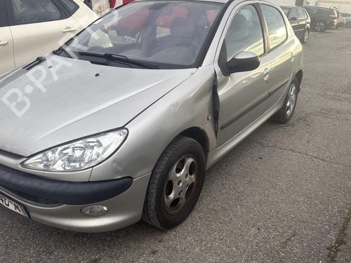 Left headlight PEUGEOT 206 Hatchback (2A/C) 2.0 HDI 90 | BP31863227C28 