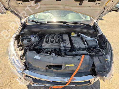 Peças PEUGEOT 208 I (CA_, CC_) 1.2 PureTech 82 4921096