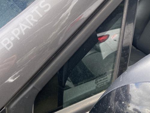 Used Front left quarter glass RENAULT SCÉNIC III (JZ0/1_) 1.6 dCi (JZ00, JZ12) (130 hp) 25757738