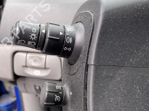 Used Switch RENAULT GRAND SCÉNIC II (JM0/1_) 1.9 dCi (JM0G, JM12, JM1G, JM2C) (120 hp) 26388833