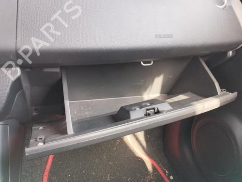 Used Glove box Glove box 38596382 38596382