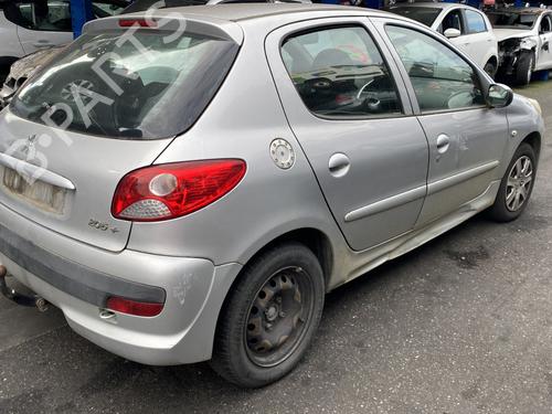 Right taillight PEUGEOT 206+ (2L_, 2M_) 1.4 HDi eco 70 | BP25697464C35 