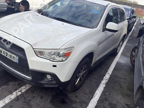 Used Front wiper motor MITSUBISHI ASX (GA_W_) 1.8 DI-D (GA6W) (150 hp) 31668211