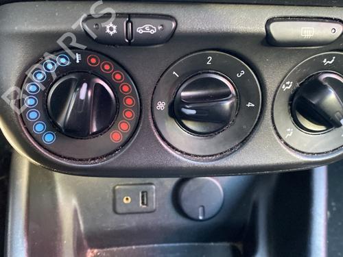 climate-control-opel-corsa-e-x15-2014-31994507 main image