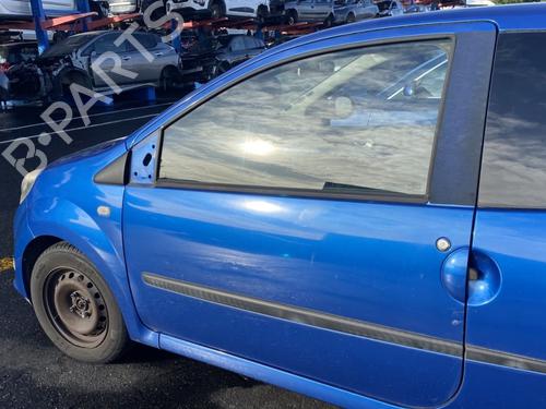 Used Left front door RENAULT TWINGO II (CN0_) 1.2 16V (CN04, CN0B) (75 hp) 30444504