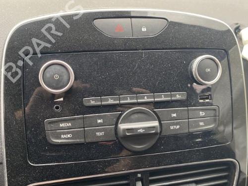 Used Radio RENAULT CLIO IV (BH_) 1.2 16V (73 hp) 25681518