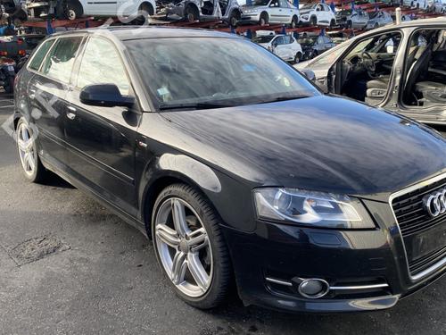 Używane Zderzak przedni AUDI A3 Sportback (8PA) 1.6 TDI (105 hp) 30779886