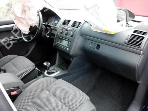 Fuse box VW TOURAN (1T1, 1T2) 1.9 TDI | BP25696792E1 