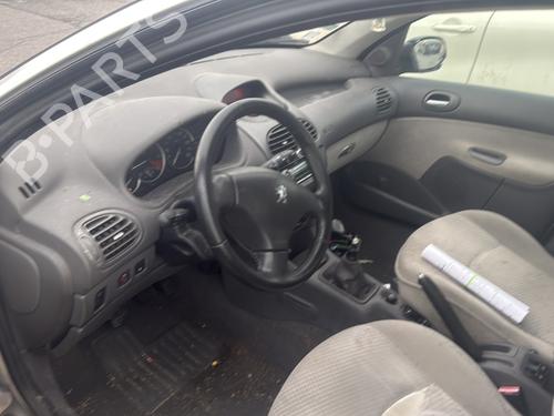 Left headlight PEUGEOT 206 Hatchback (2A/C) 2.0 HDI 90 | BP31863227C28 