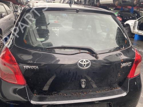 tailgate-toyota-yaris-_p9_-2005-2006-2007-2008-2009-2010-2011-2012-2013-2014-26429100 main image