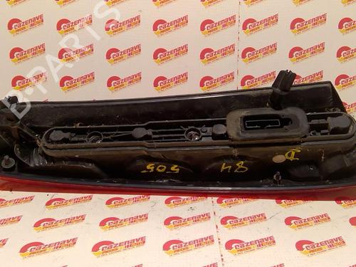 right-taillight-ford-focus-c-max-dm2-2003-2004-2005-2006-2007-25698386 main image