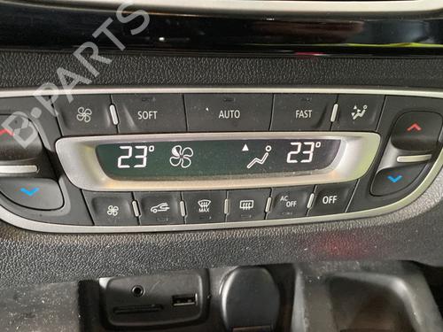 Used Climate control RENAULT SCÉNIC III (JZ0/1_) 1.5 dCi (JZ02, JZ0R) (95 hp) 31811240
