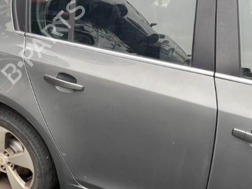 Used Right rear door CHEVROLET CRUZE Hatchback (J305) 2.0 CDI (163 hp) 25686387