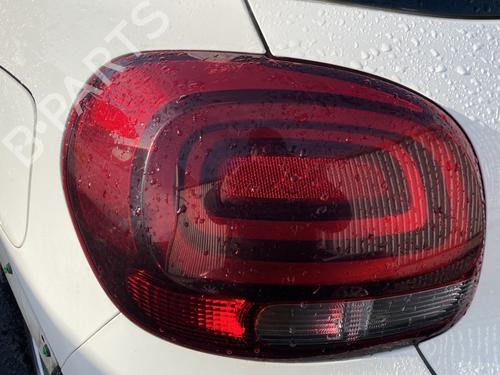 Used Left taillight CITROËN C3 III (SX) 1.5 BlueHDi 100 (SXYHYP, SXYHTU) (102 hp) 32429311