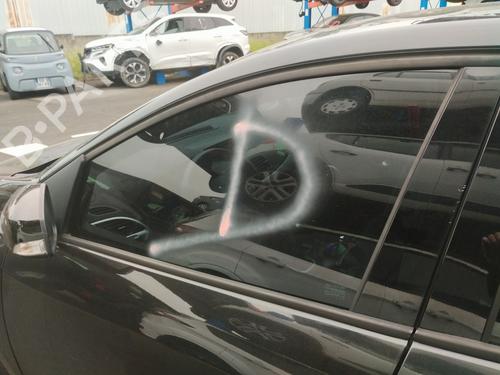 Used Front left door window RENAULT MEGANE III Hatchback (BZ0/1_, B3_) 1.5 dCi (BZ09, BZ0D, BZ1W, BZ29, BZ14) (110 hp) 25676461