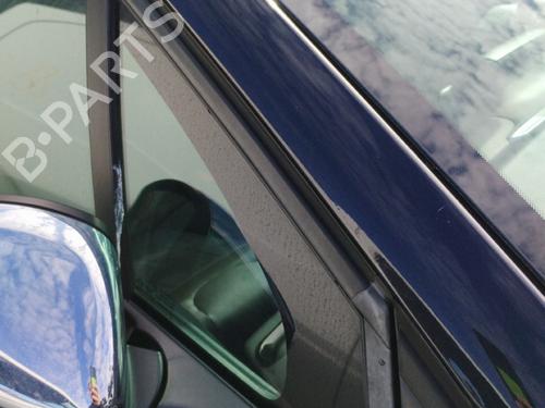 front-right-quarter-glass-peugeot-2008-i-cu_-2013-36396615 main image