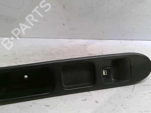 Used Right front window switch Right front window switch PEUGEOT 307 (3A/C) 1.6 16V (109 hp) 25687409 25687409