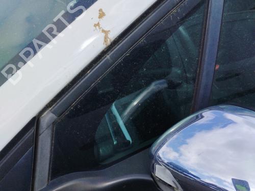 front-left-quarter-glass-peugeot-2008-i-cu_-2013-36442369 main image