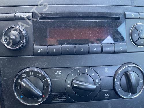 radio-mercedes-benz-a-class-w169-2004-2005-2006-2007-2008-2009-2010-2011-2012-34044081 main image