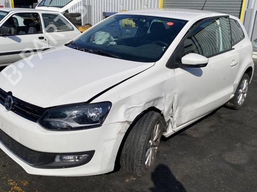 Used Left headlight VW POLO V (6R1, 6C1) 1.6 TDI (90 hp) 32480860