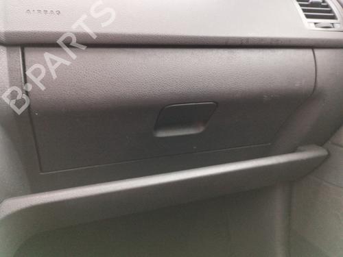 Porta-luvas Porta-luvas VW POLO IV (9N_, 9A_) 1.4 16V (80 hp) 35926853 35926853