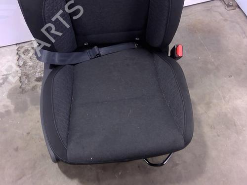 Right front seat RENAULT CLIO V (B7_) 1.5 Blue dCi 85 (B7AG) | BP25688628C16 