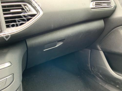 Used Glove box Glove box PEUGEOT 308 II (LB_, LP_, LW_, LH_, L3_) 1.6 BlueHDi 120 (120 hp) 39979651 39979651