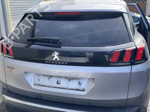 Used Right tailgate light Right tailgate light PEUGEOT 3008 II SUV (MC_, MR_, MJ_, M4_) 1.5 BlueHDi 130 (131 hp) 33984392 33984392
