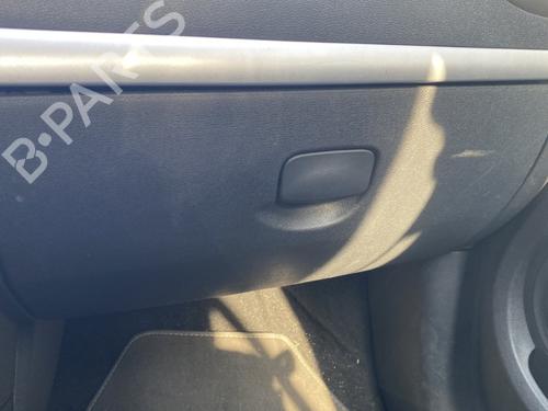 Used Glove box RENAULT CLIO III (BR0/1, CR0/1) 1.5 dCi (BR17, CR17) (86 hp) 28277162