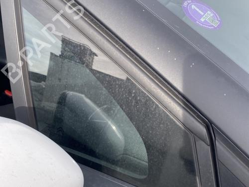 hjre-foran-trekantet-rude-citroen-c3-iii-sx-2016-28440507 main image