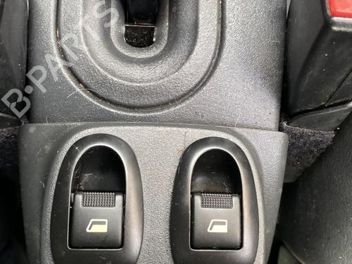 Used Left rear window switch CITROËN C3 Pluriel (HB_) 1.6 (109 hp) 25682731