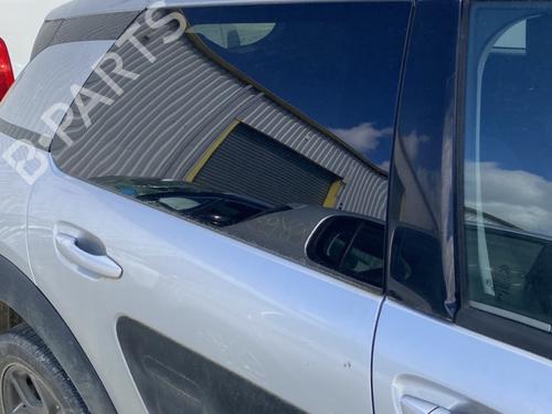 Dør højre bagtil Dør højre bagtil CITROËN C4 CACTUS 1.6 BlueHDi 100 (99 hp) 33804401 33804401