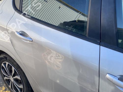 Dør højre bagtil Dør højre bagtil PEUGEOT 208 I (CA_, CC_) 1.6 HDi / BlueHDi 75 (75 hp) 33850965 33850965