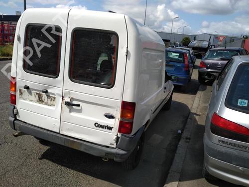 Left taillight FORD FIESTA Box Body/MPV (J5_, J3_) 1.8 D | BP25687873C34 
