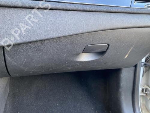 glove-box-renault-megane-iii-hatchback-bz01_-b3_-2008-25678453 main image