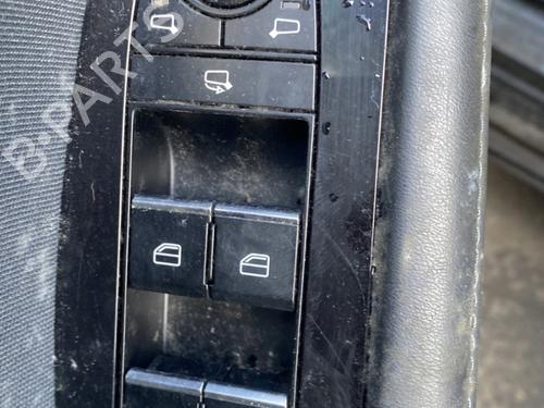 Used Left front window switch Left front window switch MAZDA CX-30 (DM) e-SKYACTIV-X M Hybrid (186 hp) 25683009 25683009