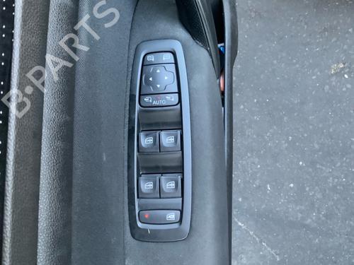 Used Left front window switch Left front window switch RENAULT MEGANE IV Hatchback (B9A/M/N_) 1.5 dCi 110 (B9A3) (110 hp) 39689953 39689953