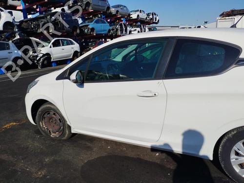 Dør venstre fortil Dør venstre fortil PEUGEOT 208 I (CA_, CC_) 1.2 VTI 82 (82 hp) 36763467 36763467